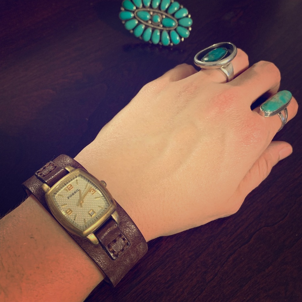 Leather band fossil watch